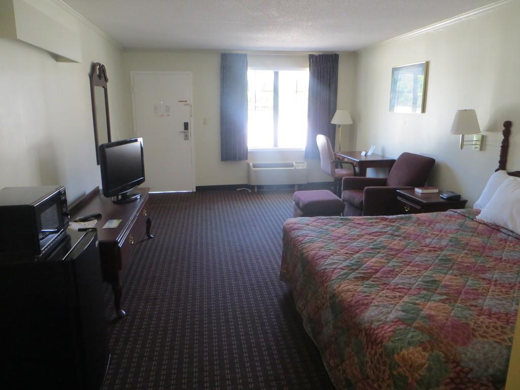 Days Inn Milledgeville Exterior foto